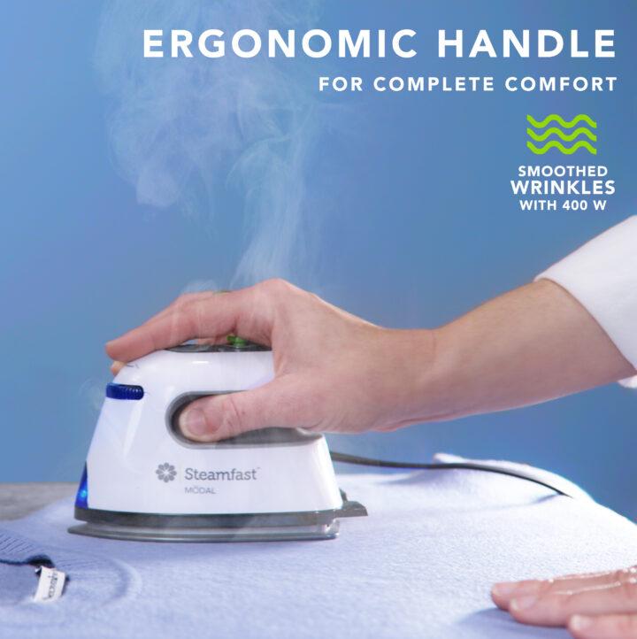 Ergonomic Handle for complete Comfort. Smoothed Wrinkles with 400 watts